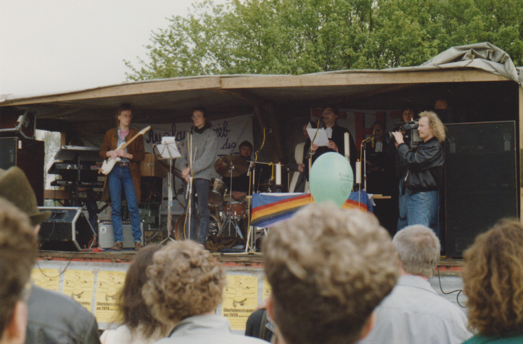 Protestveranstaltung vor dem THTR 1987, Foto: Horst Blume