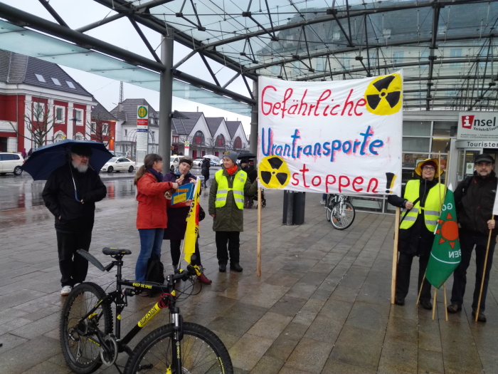 Hamm: Mahnwache gegen Atommülltransporte 9. 12. 2019. Foto: Horst Blume