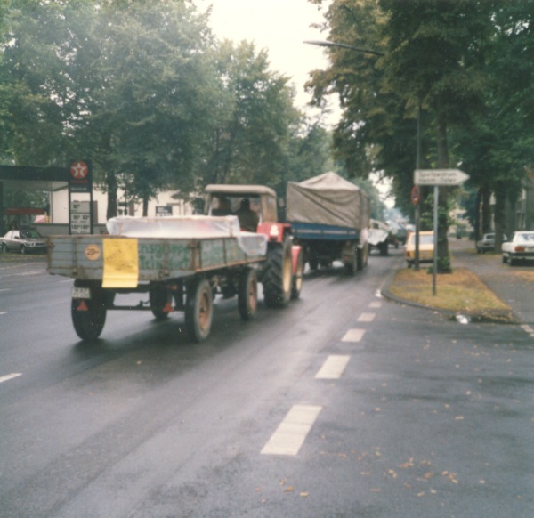 Treckertreck von Hamm nach Düsseldorf 1986. Dauer: 3 Tage